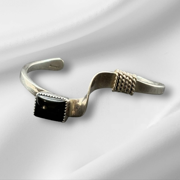 Vintage Signed Sterling BT Brugh Tsosie Navajo Black Onyx Wavy Cuff Bracelet - Picture 2 of 9